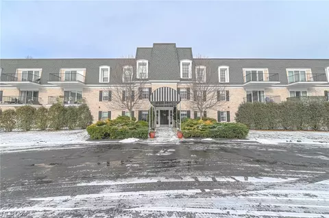 1851 King James #219, Westlake, OH 44145