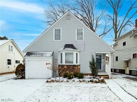 2165 Alger Rd, Lakewood, OH 44107