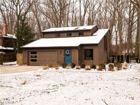 31020 Lincoln, Westlake, OH 44145