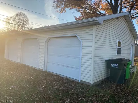 200 N Johnson Ave, Dover, OH 44622 photo 3