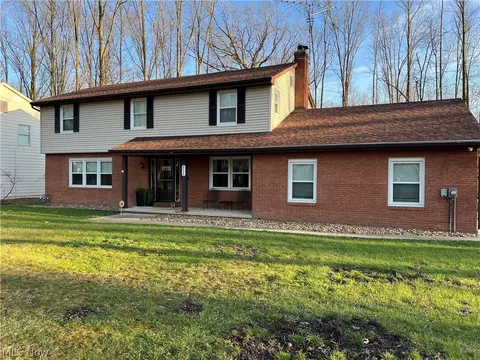 511 N Briarcliff, Canfield, OH 44406