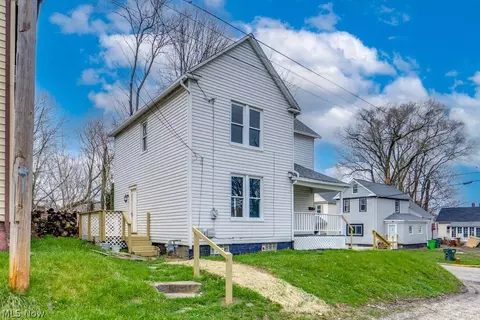 Exterior - 441 E Smt, Alliance, OH 44601 photo 3 of 5