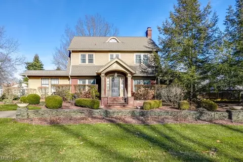 2925 Circle, Silver Lake, OH 44224
