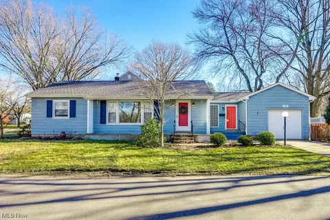 421 Hollywood, Akron, OH 44313