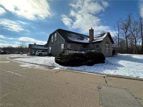 8050 Harbor Creek Dr #2803, Mentor On The Lake, OH 44060