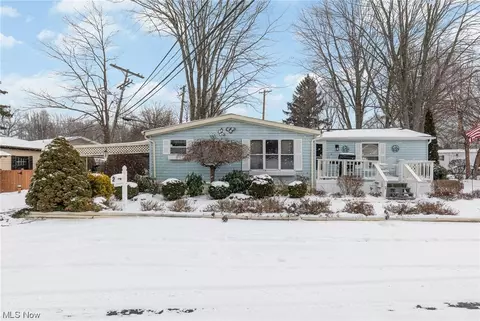 2 Cypress Blvd, Madison, OH 44057