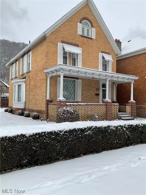 425 Broadway Ave, Wellsville, OH 43968