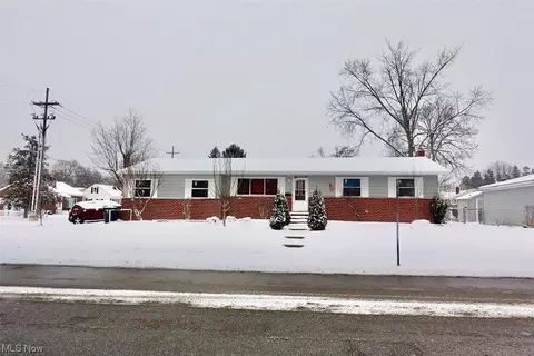 1129 Jefferson Ave, Cuyahoga Falls, OH 44223