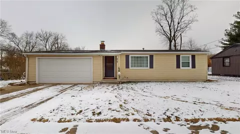 970 17th St NE, Massillon, OH 44646