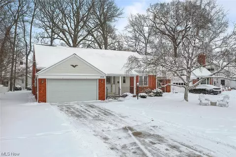 19128 Colahan Dr, Rocky River, OH 44116