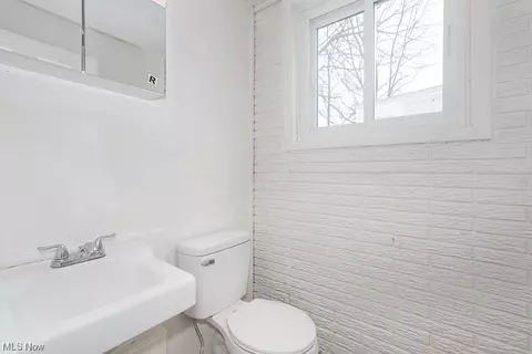 313 Warden Ave, Elyria, OH 44035 photo 29