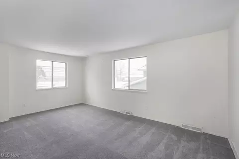 313 Warden Ave, Elyria, OH 44035 photo 10