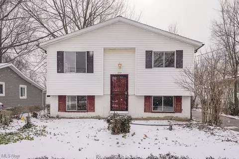313 Warden Ave, Elyria, OH 44035