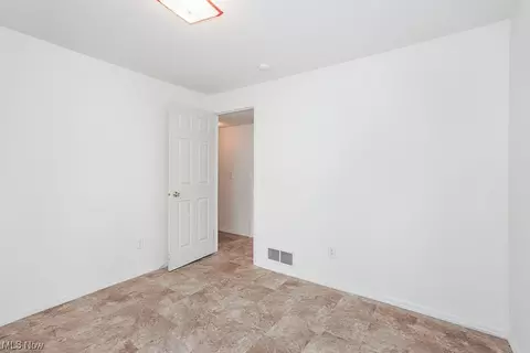 313 Warden Ave, Elyria, OH 44035 photo 24
