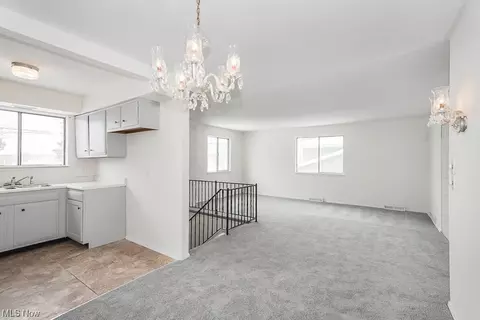 313 Warden Ave, Elyria, OH 44035 photo 8