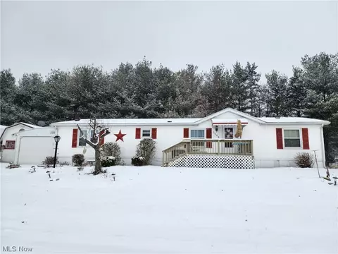 3644 Rock Dr SW, Warren, OH 44481