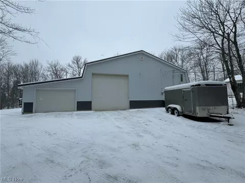 9062 E Mountain View Dr, Chardon, OH 44024 photo 2