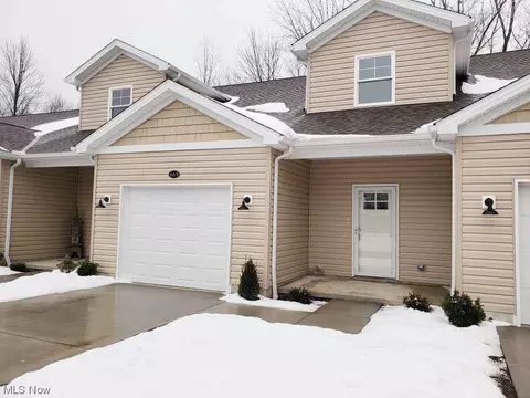 669 Treadway Blvd, Sheffield Lake, OH 44054