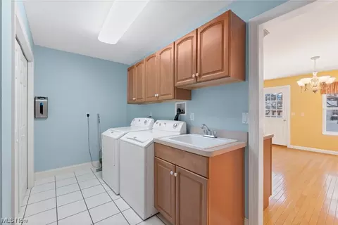 2249 Sunset Dr, Wickliffe, OH 44092 photo 11