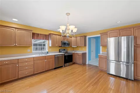 2249 Sunset Dr, Wickliffe, OH 44092 photo 7