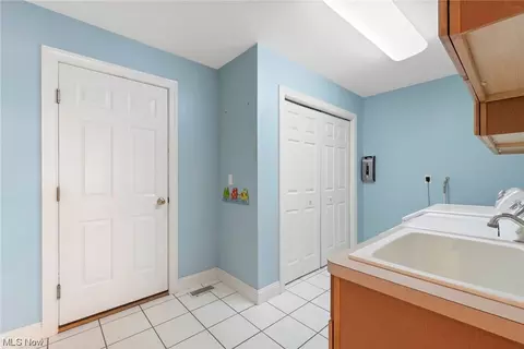 2249 Sunset Dr, Wickliffe, OH 44092 photo 12