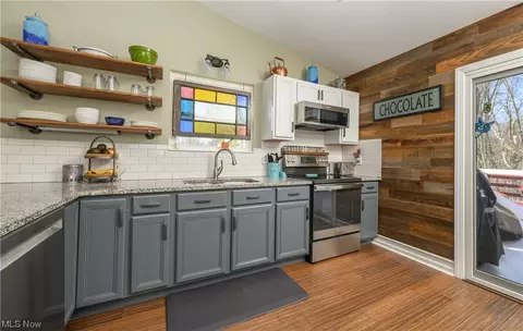572 Wolf Ave, Wadsworth, OH 44281 photo 7