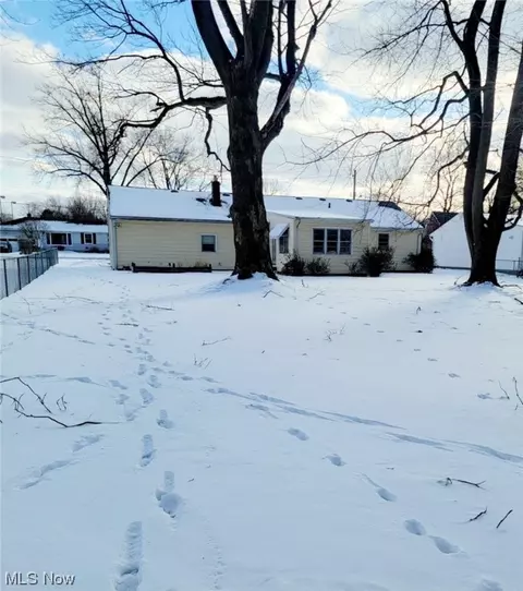 7313 First St, Mentor, OH 44060 photo 2
