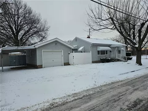1829 Ford, Akron, OH 44305