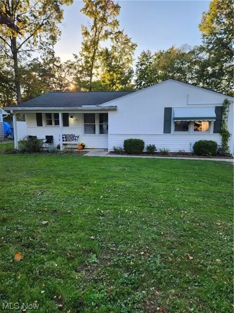 120 Larchwood Dr, Painesville, OH 44077