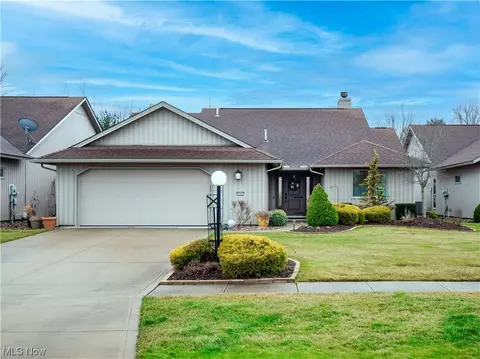 9042 Nesthaven Way, North Ridgeville, OH 44039