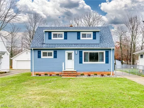 24302 Normandy Dr, Olmsted Falls, OH 44138