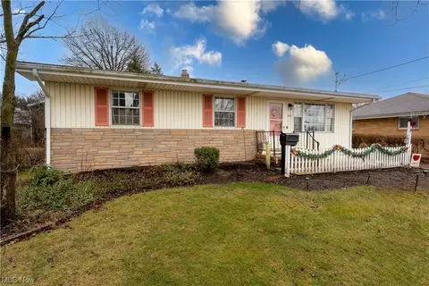 1237 Valley NW, North Canton, OH 44720