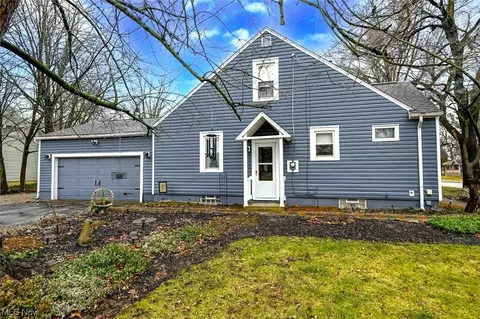 347 N Hawkins, Akron, OH 44313