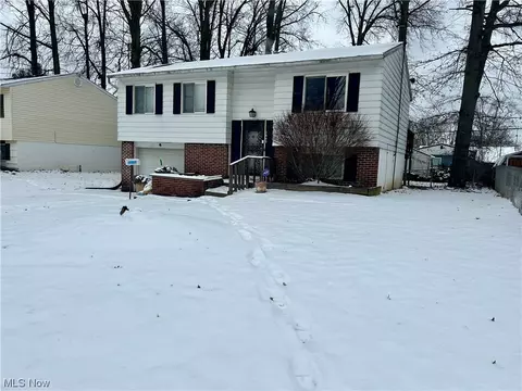 2880 Williamsburg NW, Warren, OH 44485