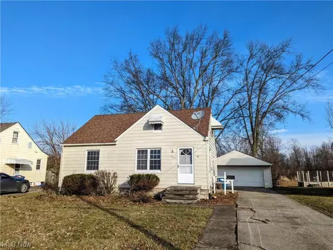 3341 Crehore, Lorain, OH 44052