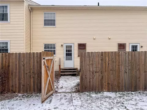 153 Ault St, Wadsworth, OH 44281 photo 5