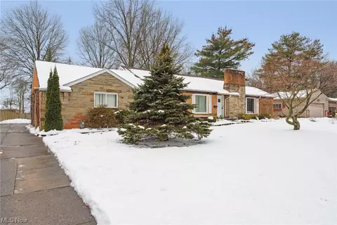 13465 Bagley Rd, Middleburg Heights, OH 44130
