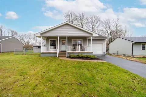 417 Sleepy Hollow Dr, Leetonia, OH 44431