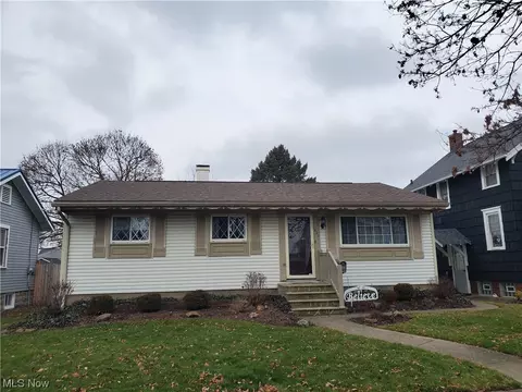 821 Baker Ave NW, New Philadelphia, OH 44663