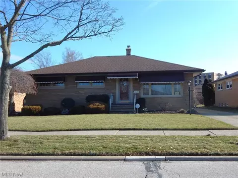 4179 Spring Crest Dr, Brooklyn, OH 44144