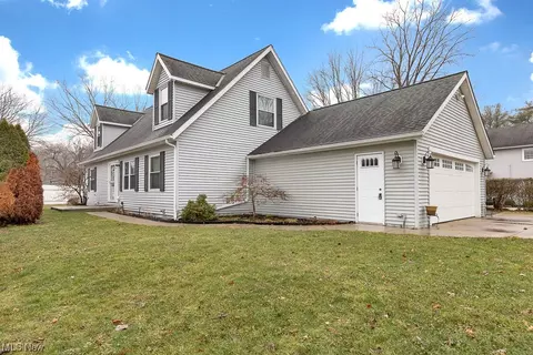 25355 Adams St, Olmsted Falls, OH 44138