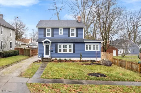 1948 8th St, Cuyahoga Falls, OH 44221
