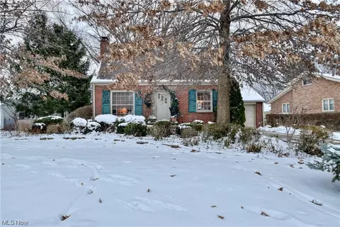 4854 Highland Dr, Willoughby, OH 44094