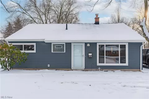 2930 Albrecht, Akron, OH 44312