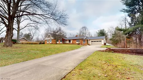 2923 Bonnebrook Dr, Akron, OH 44333