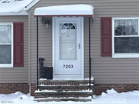 7203 Hampstead Ave, Parma, OH 44129 photo 2