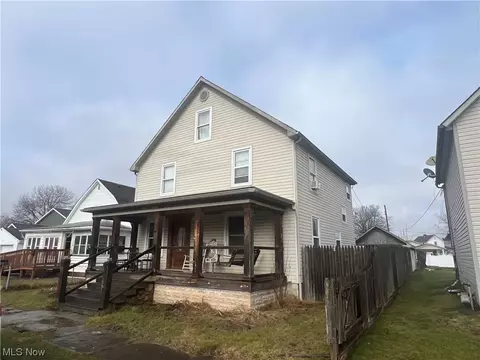 1135 Sherman Ave NW, New Philadelphia, OH 44663