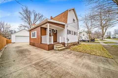 238 Lee St, Conneaut, OH 44030