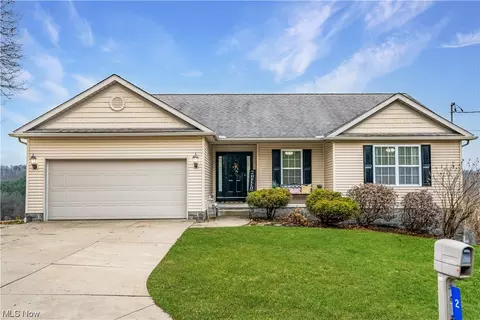 2 San Chez Trl, Malvern, OH 44644