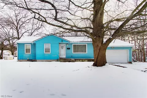 596 Maringo, Akron, OH 44314